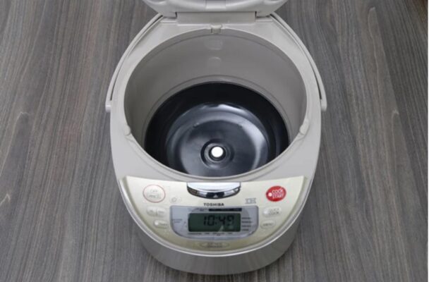 Nồi Cơm Điện Tử Cao Tần Toshiba RC-18RH(CG)VN